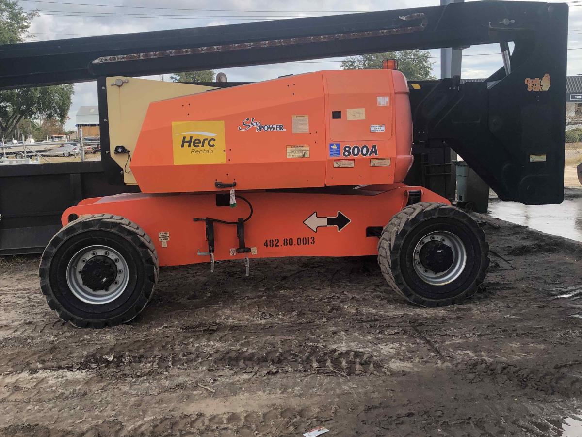 2012 JLG 800A