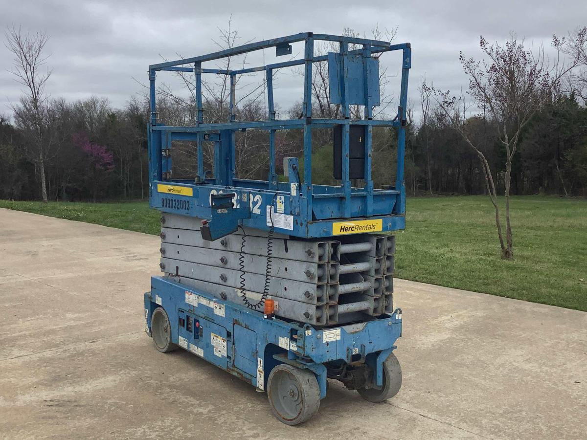 2014 Genie GS-3232