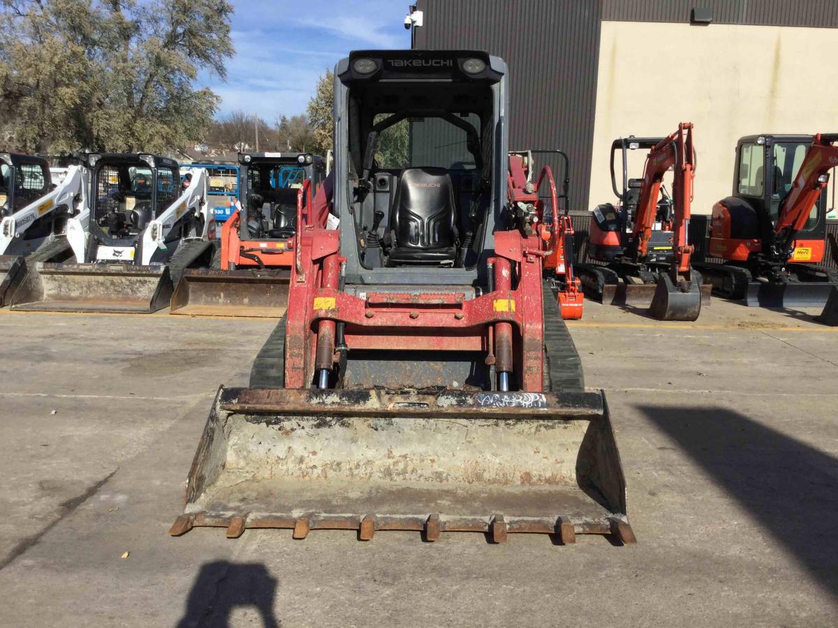 2017 Takeuchi TL12R2-4