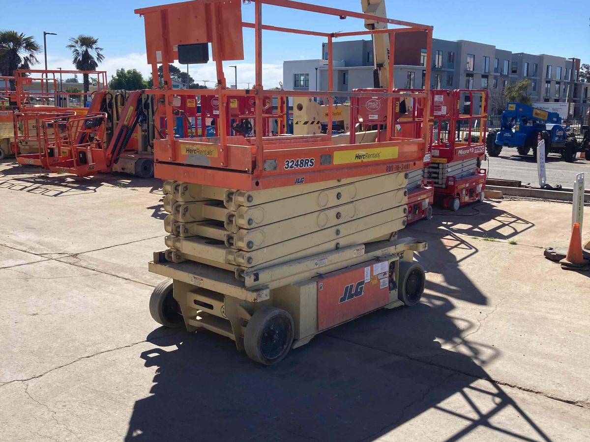 2016 JLG 3248RS-4