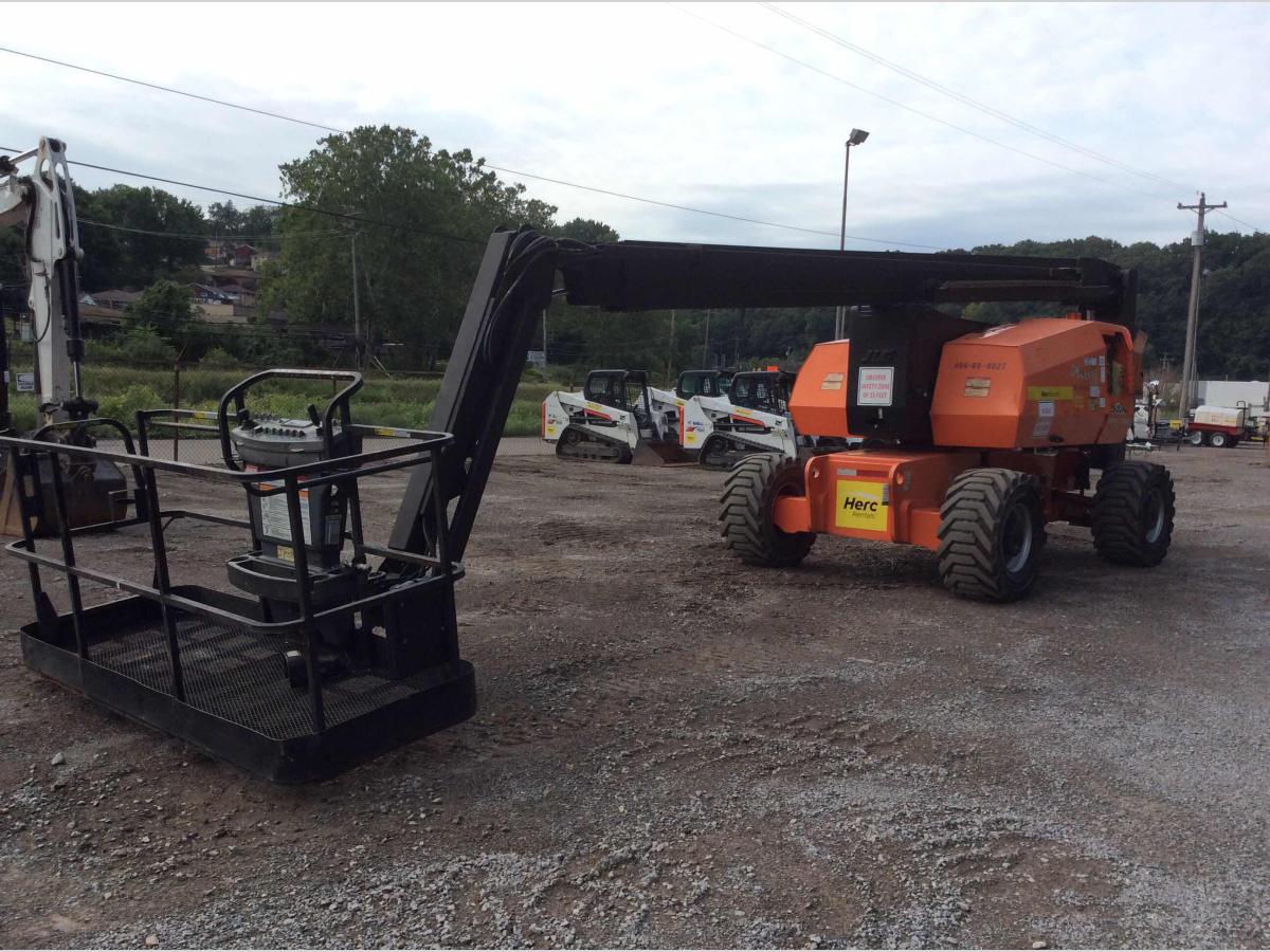 2012 JLG 800AJ