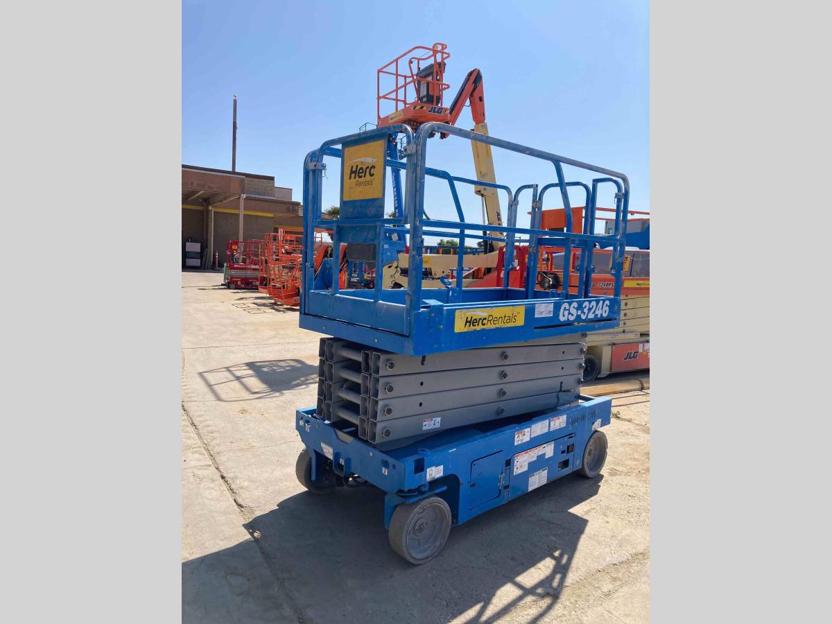 2017 Genie GS-3246