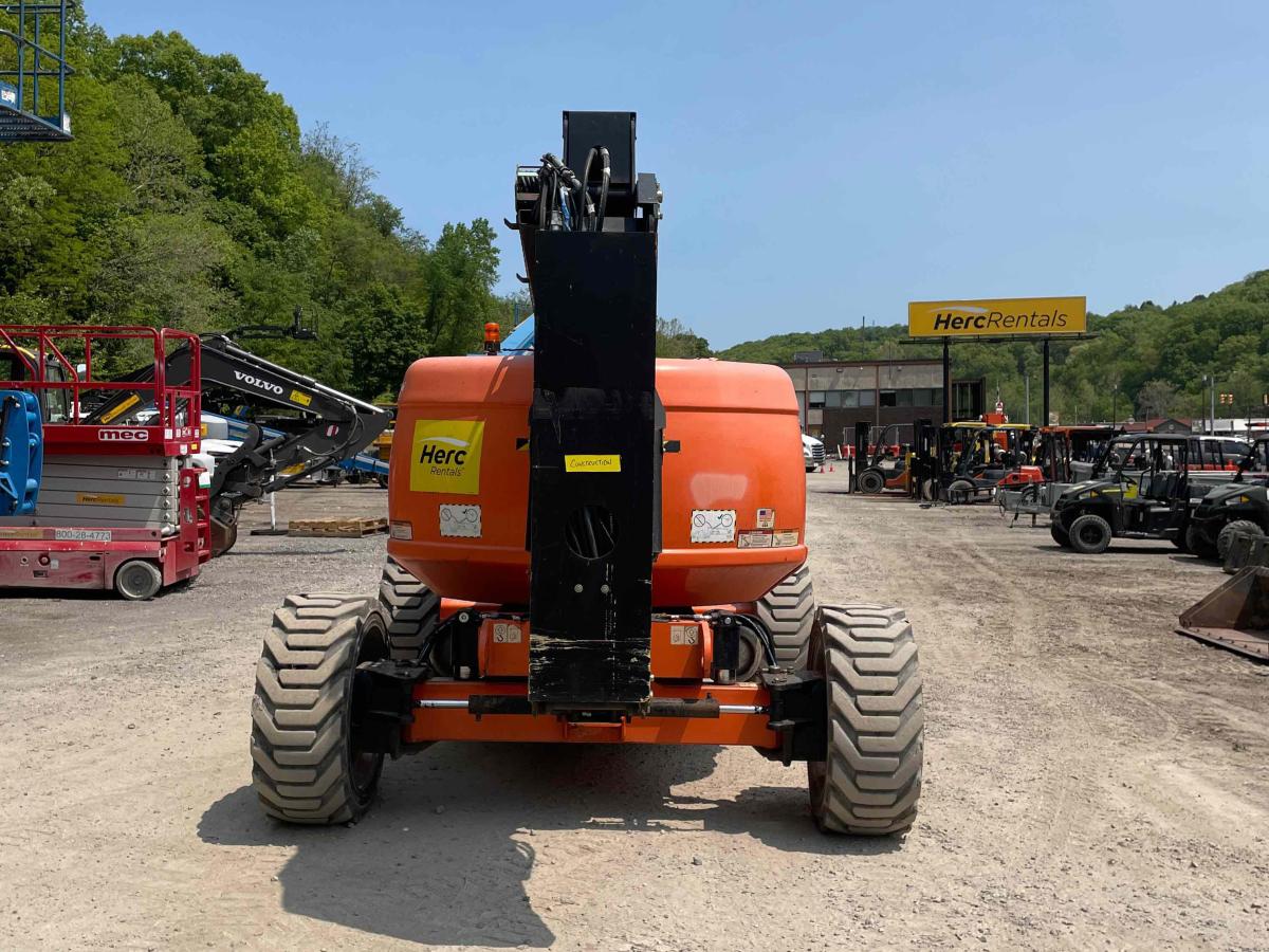 2015 JLG 600A-8