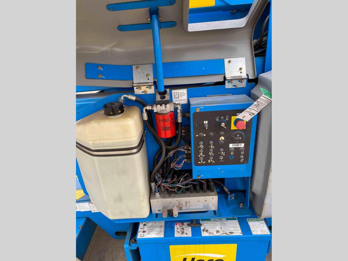 2012 Genie Z-45/25J-8