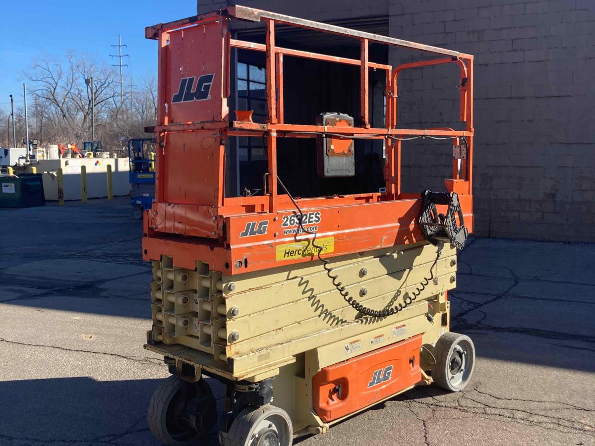 2016 JLG 2632ES