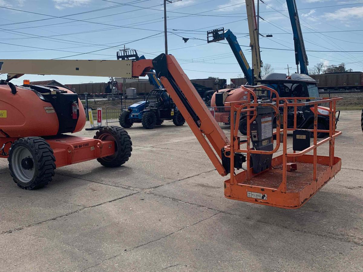 2012 JLG 600AJ
