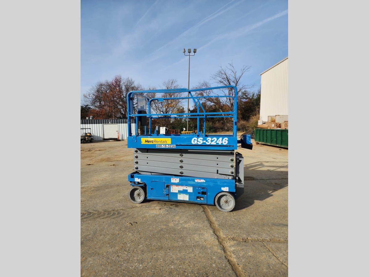 2017 Genie GS-3246