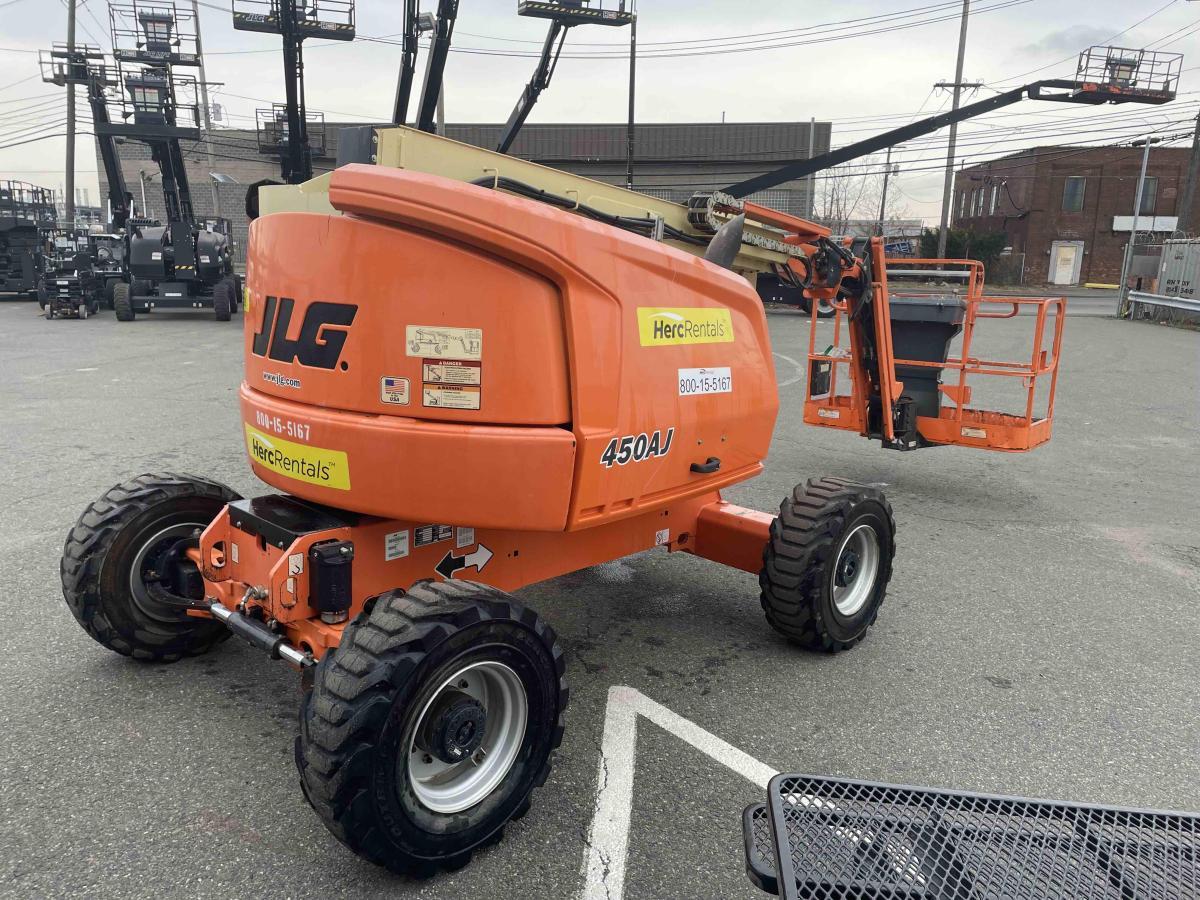 2017 JLG 450AJ-4
