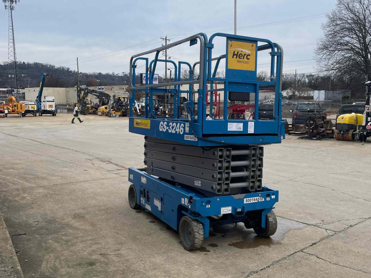 2017 Genie GS-3246