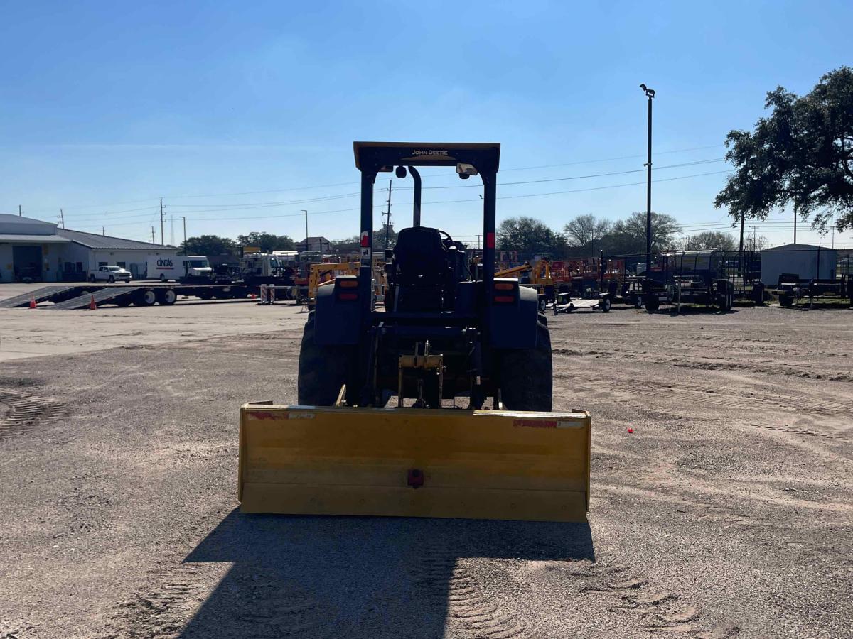 2015 John Deere 210L