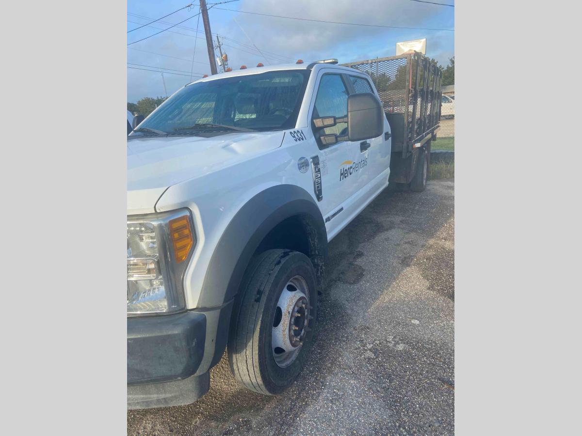2017 Ford F550-2