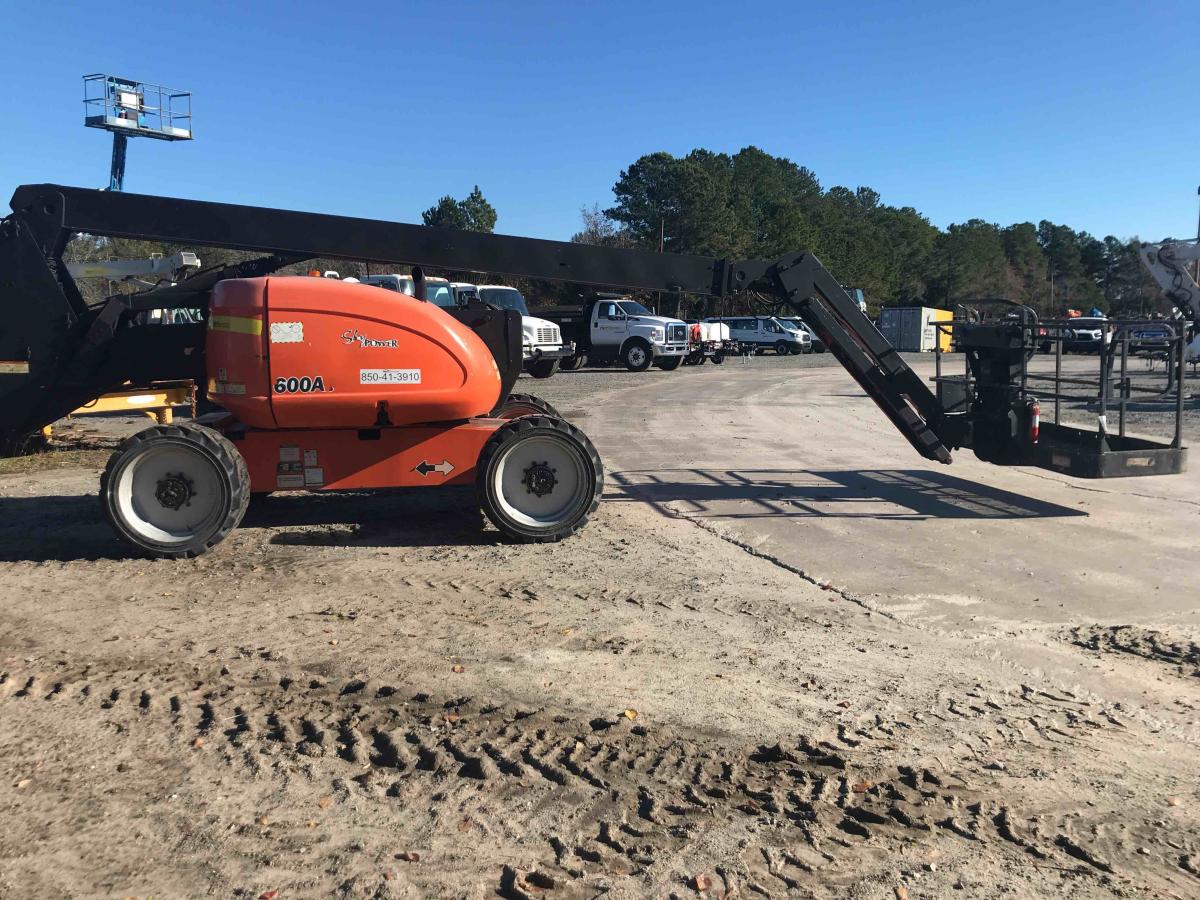 2008 JLG 600AJ