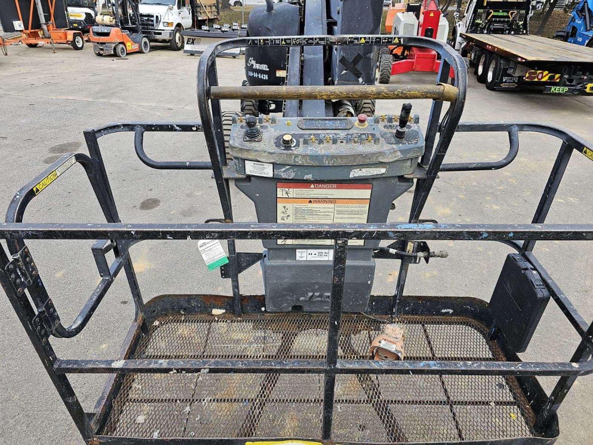 2015 JLG 450A