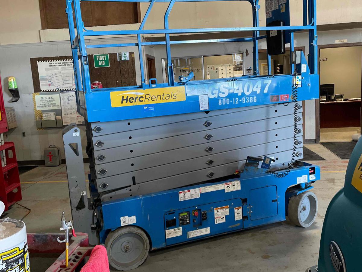 2016 Genie GS-4047