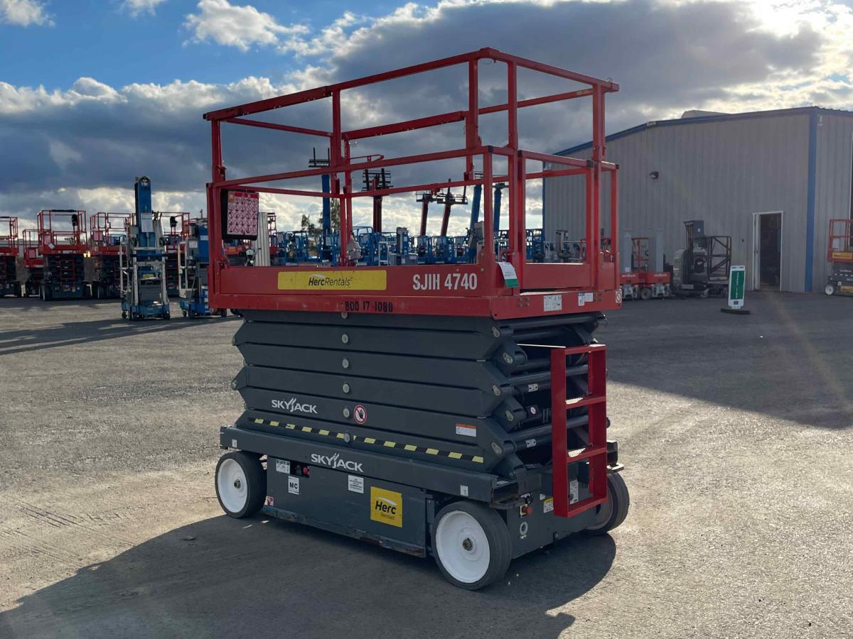 2017 Skyjack SJ4740