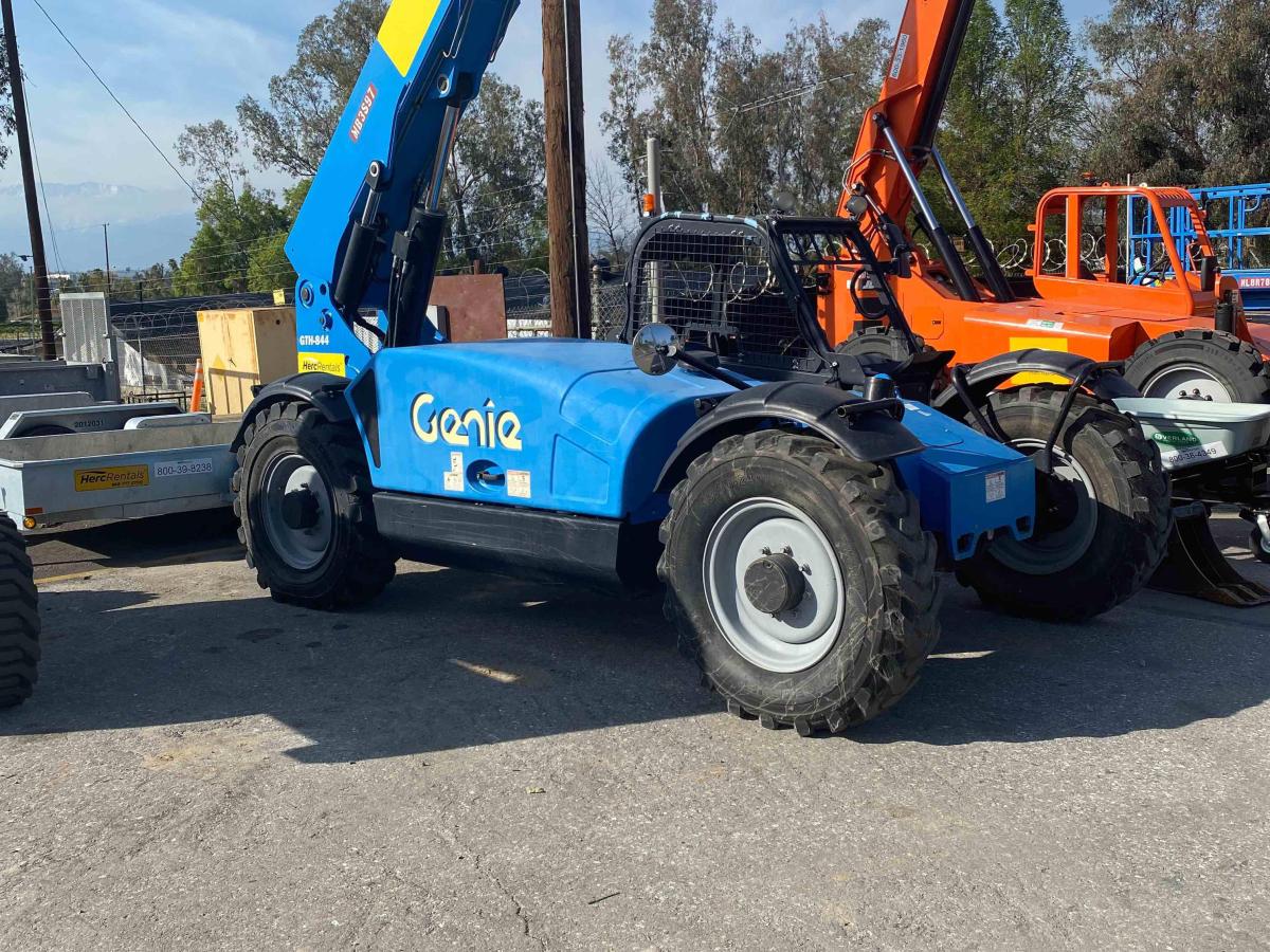 2015 Genie GTH 844