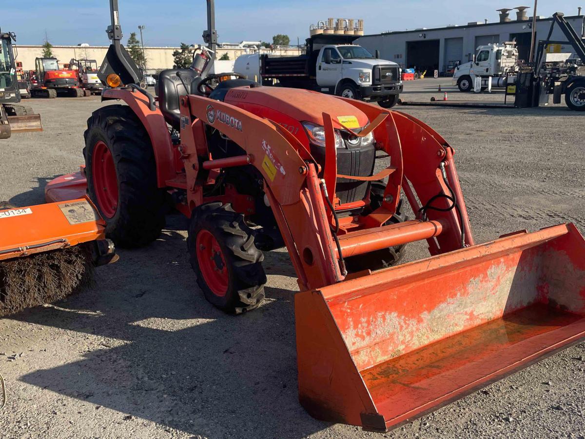 2017 Kubota L4701