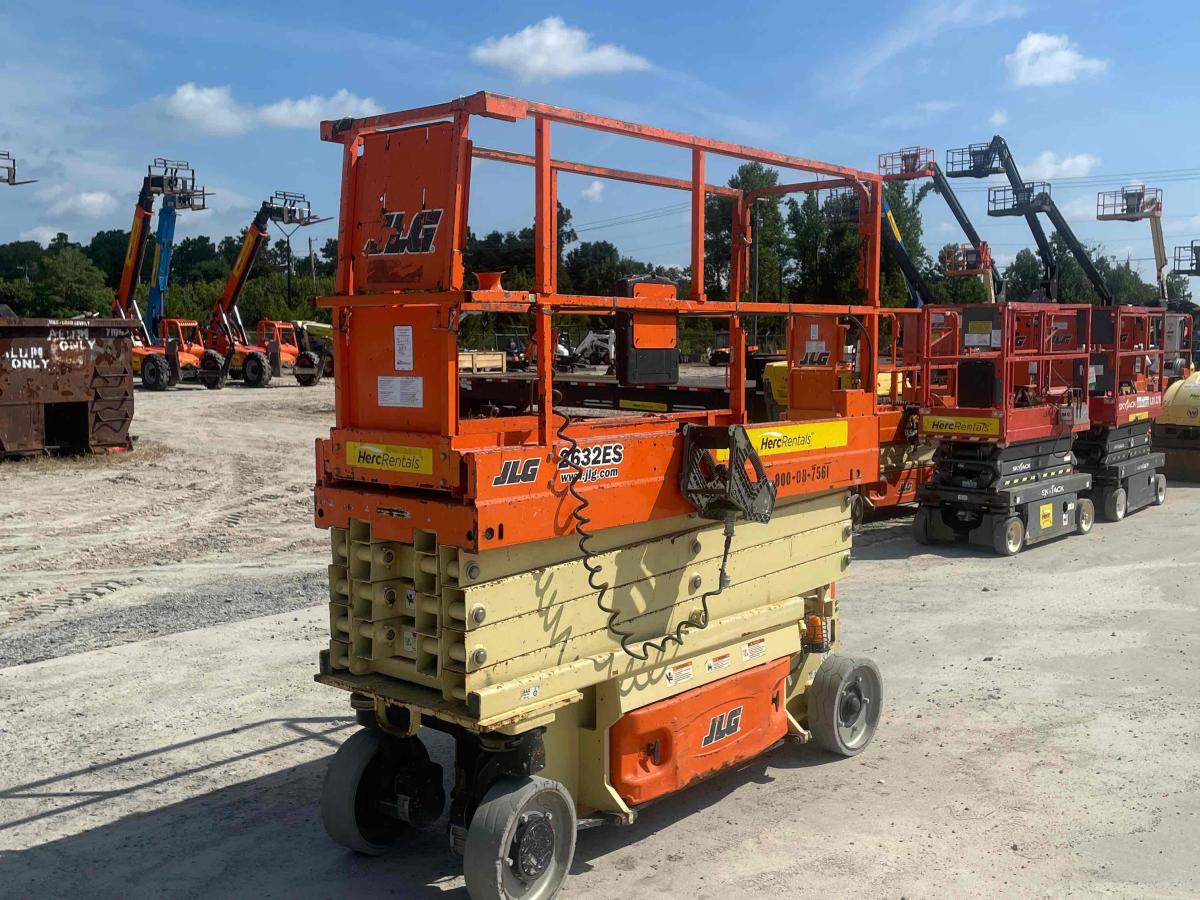 2015 JLG 2632ES