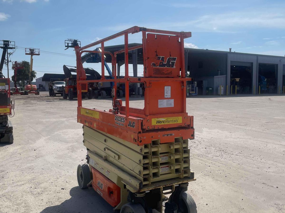 2015 JLG 2632ES
