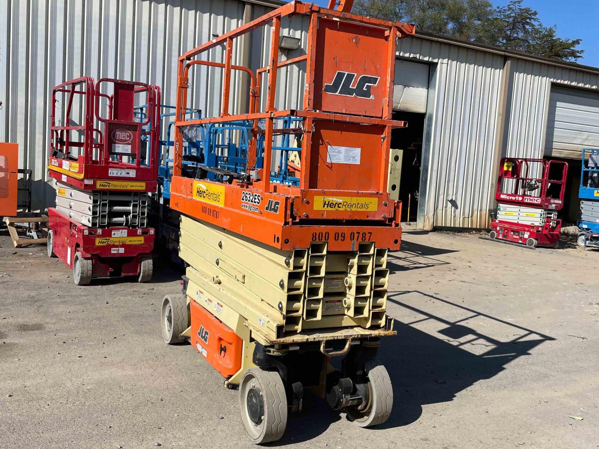 2016 JLG 2632ES