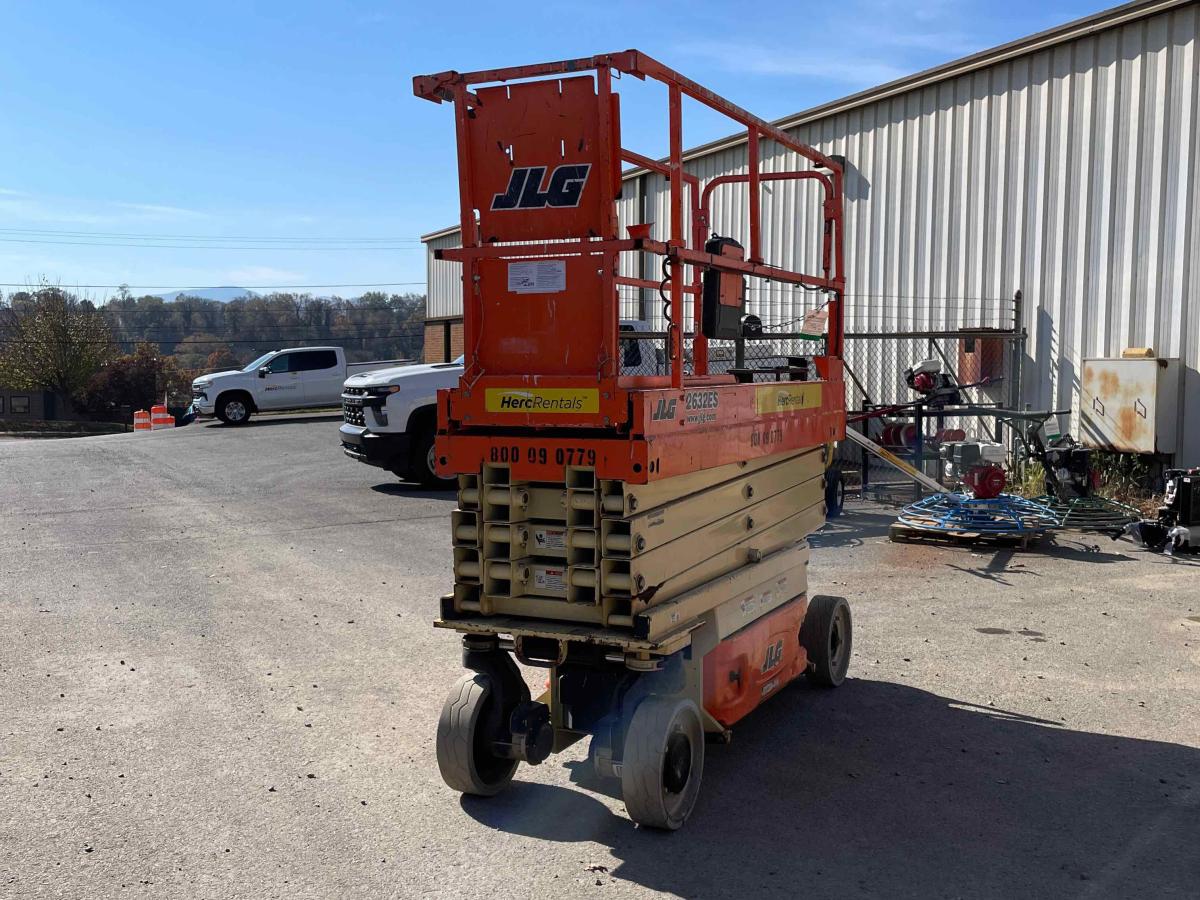 2016 JLG 2632ES