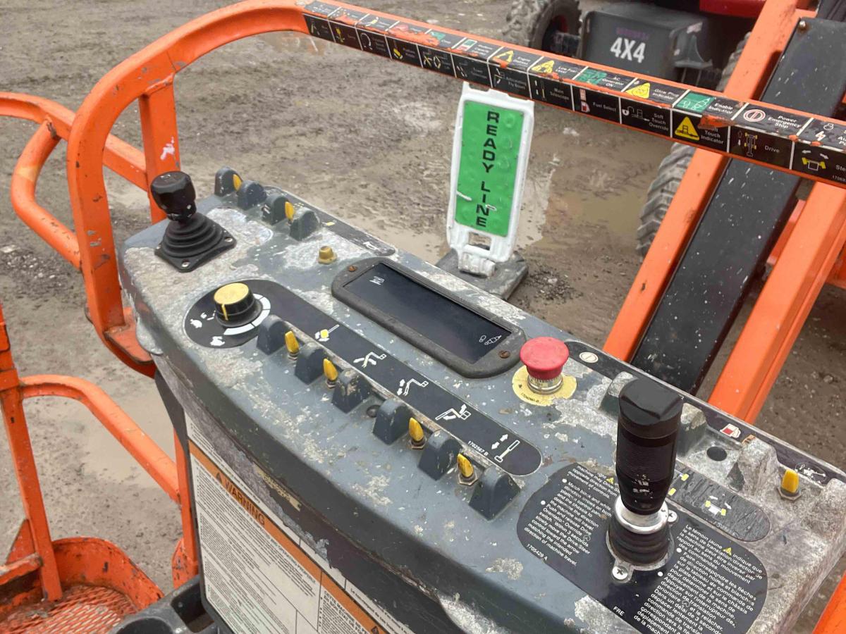 2014 JLG 450AJ