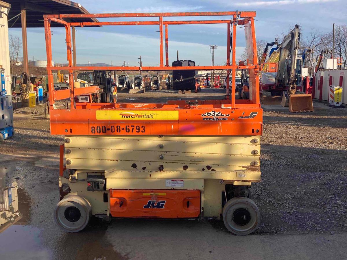 2015 JLG 2632ES