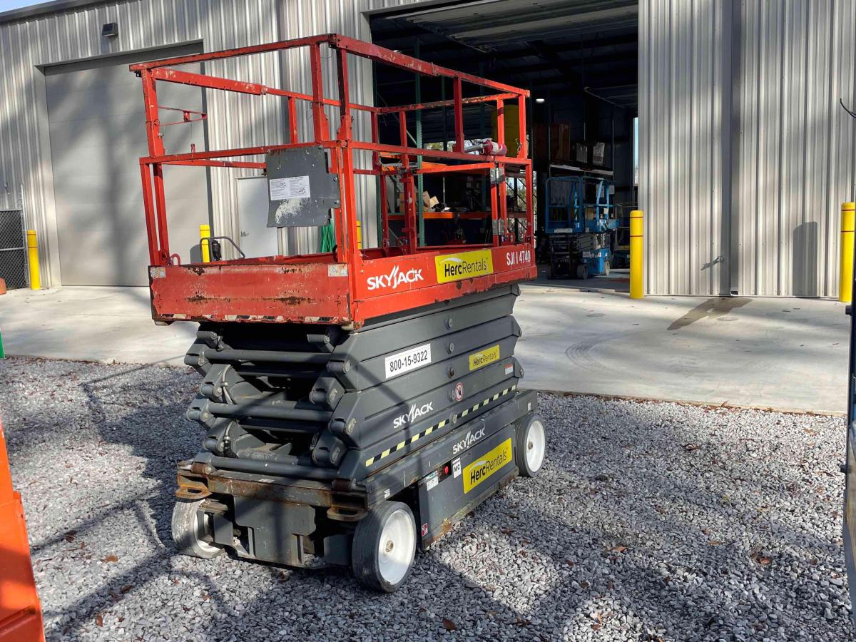 2017 Skyjack SJ4740