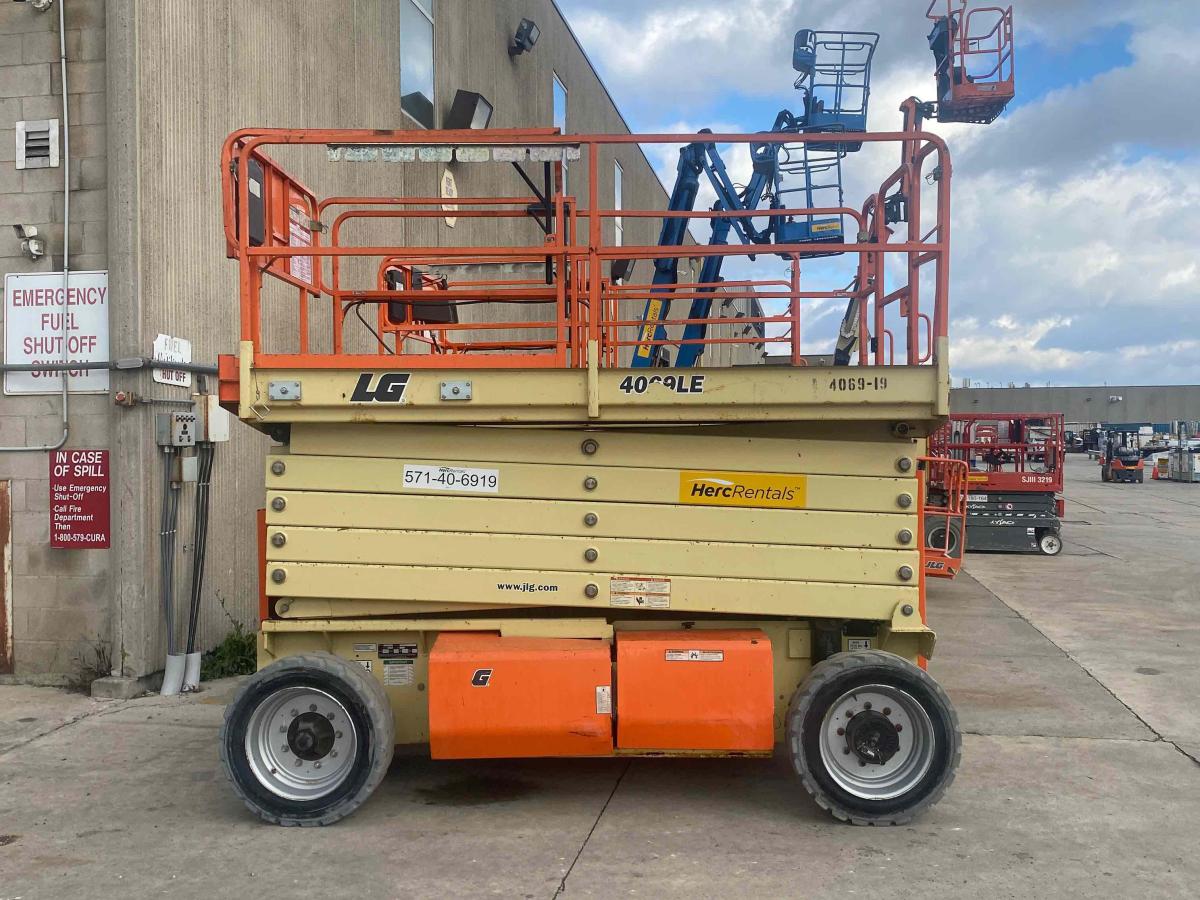 2015 JLG 4069LE