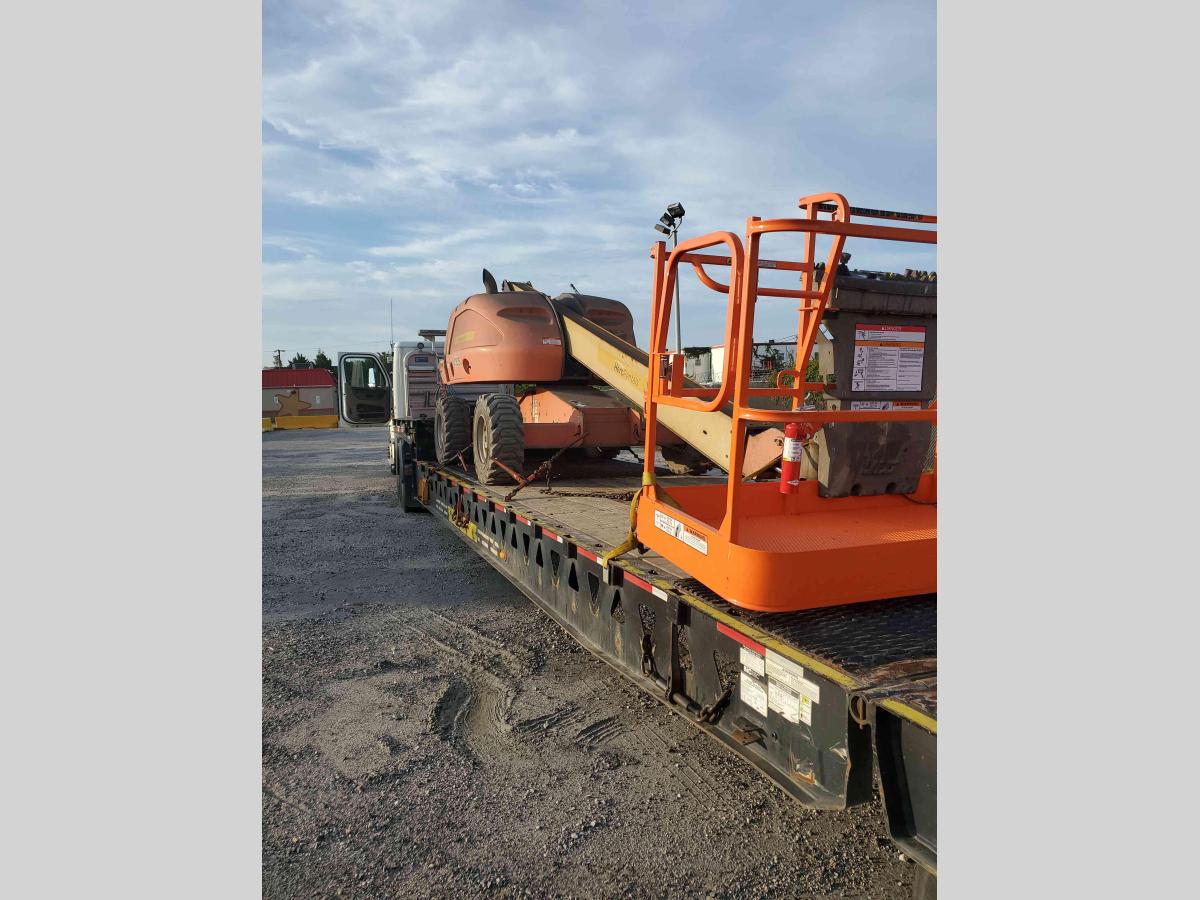 2014 JLG 400S