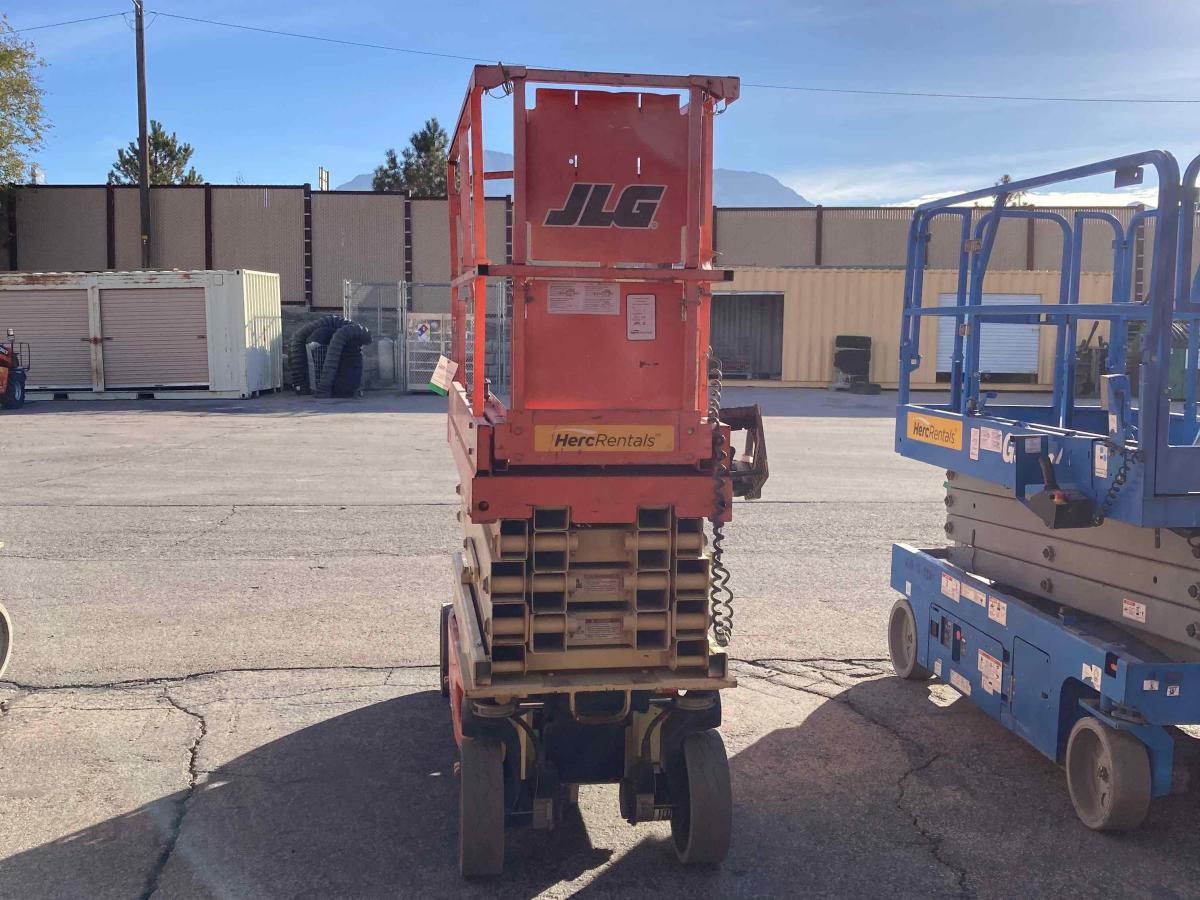 2017 JLG 2632ES