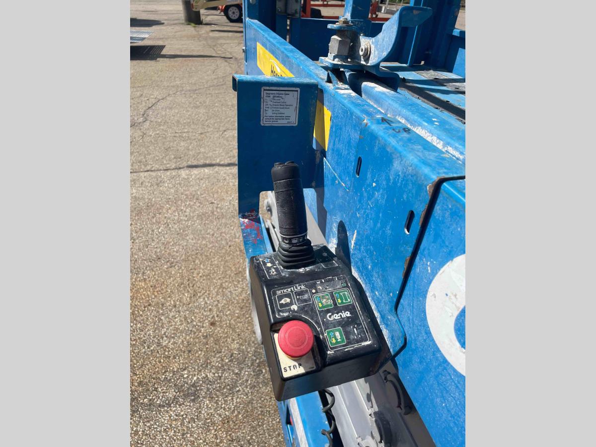 2016 Genie GS-3232