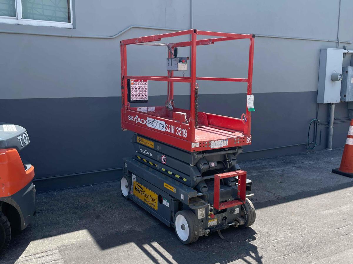 2017 Skyjack SJ3219
