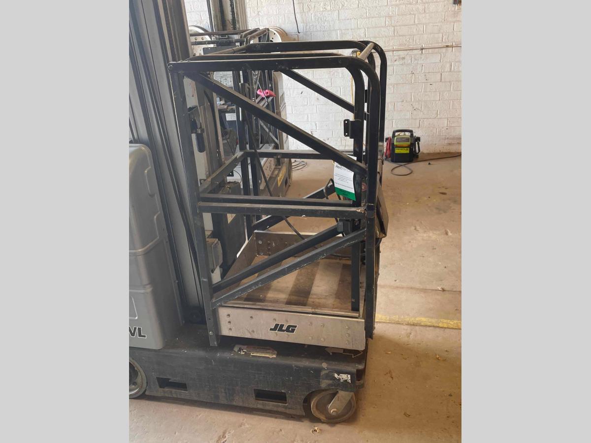 2014 JLG 20MVL