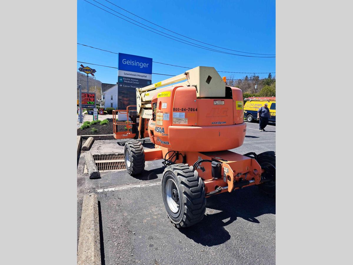 2015 JLG 450AJ