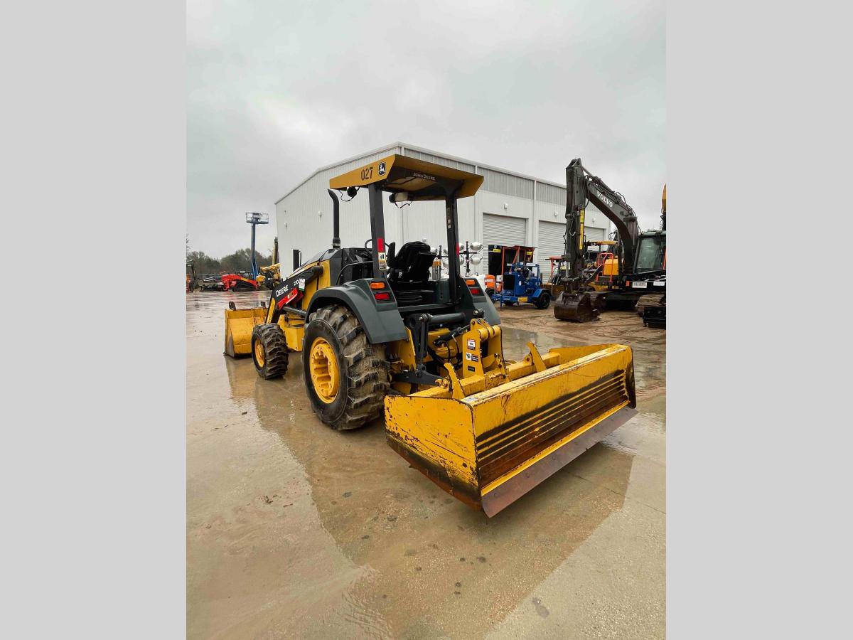 2015 John Deere 210L