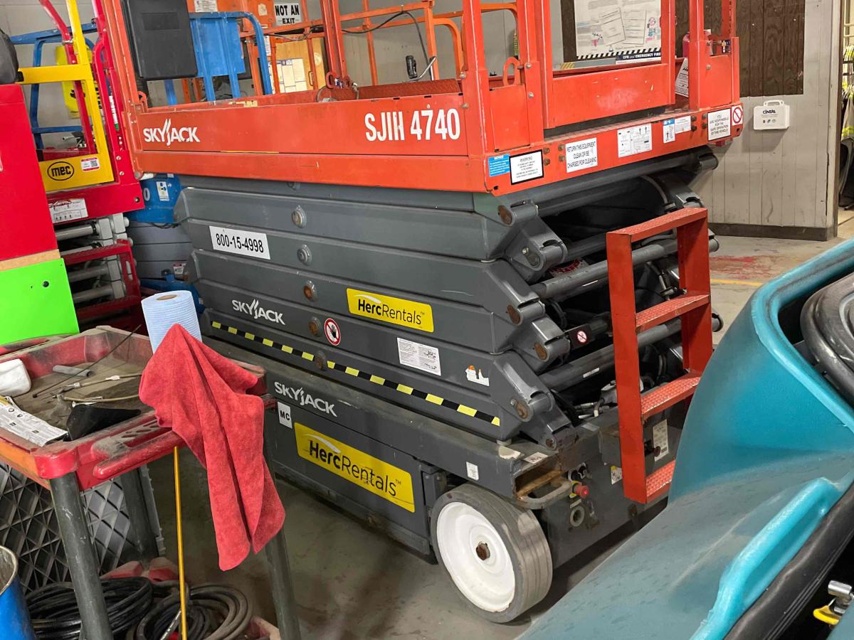 2017 Skyjack SJ4740