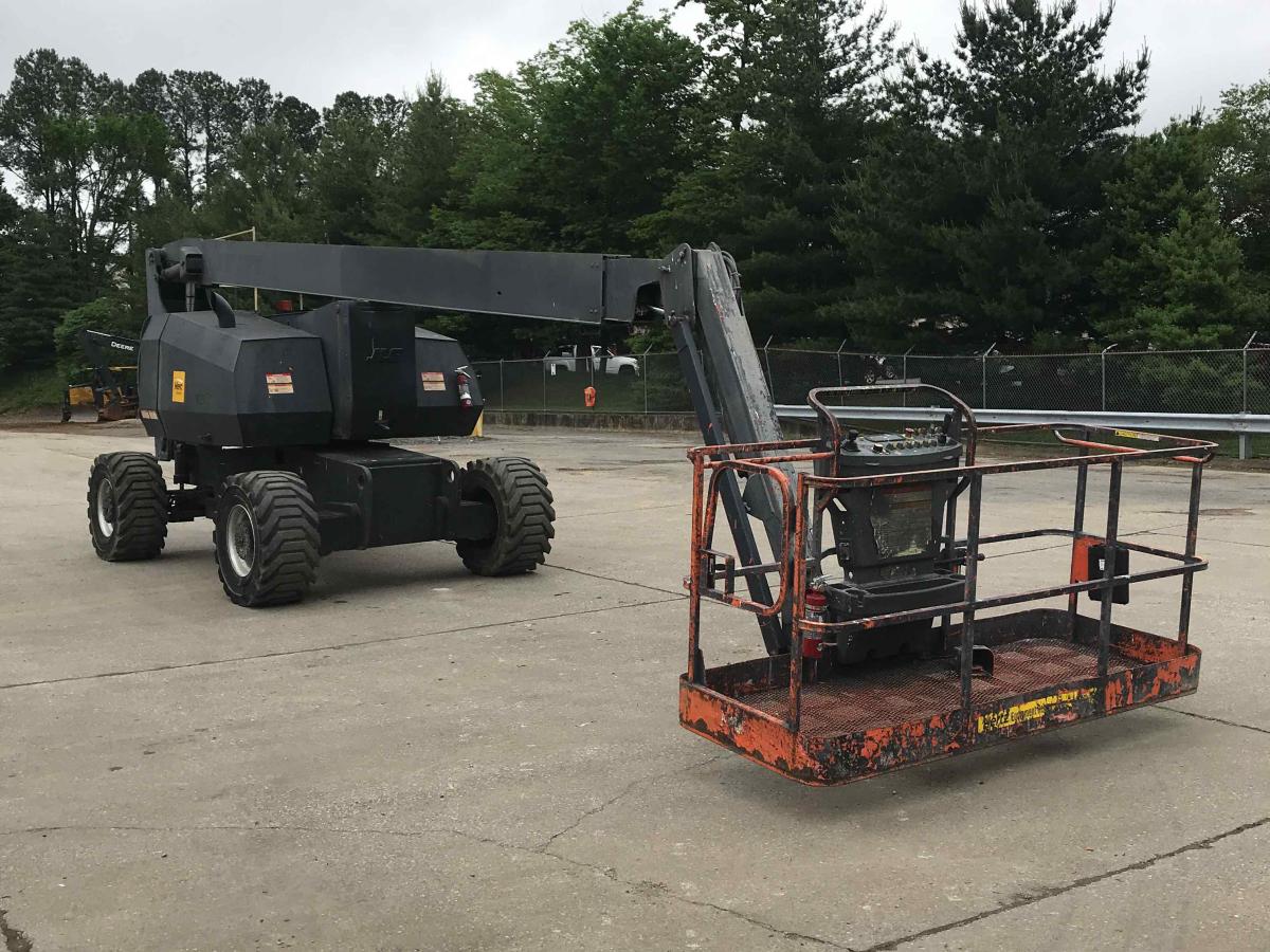 2012 JLG 800AJ
