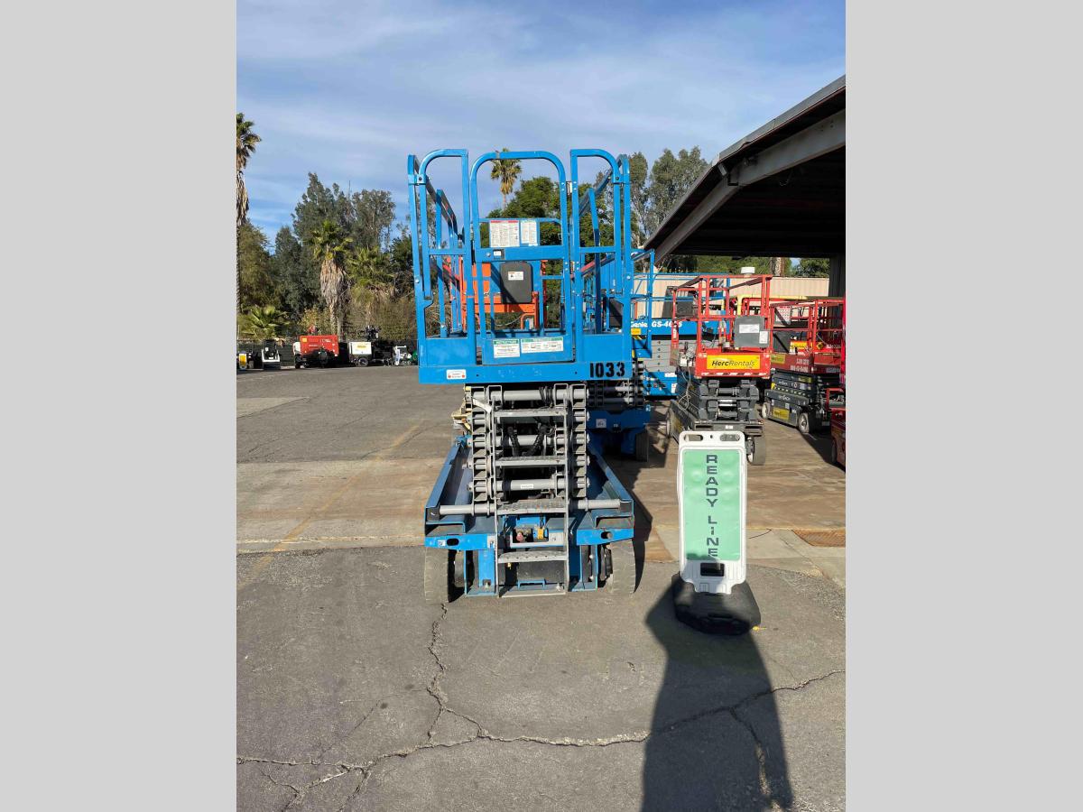 2017 Genie GS-4047