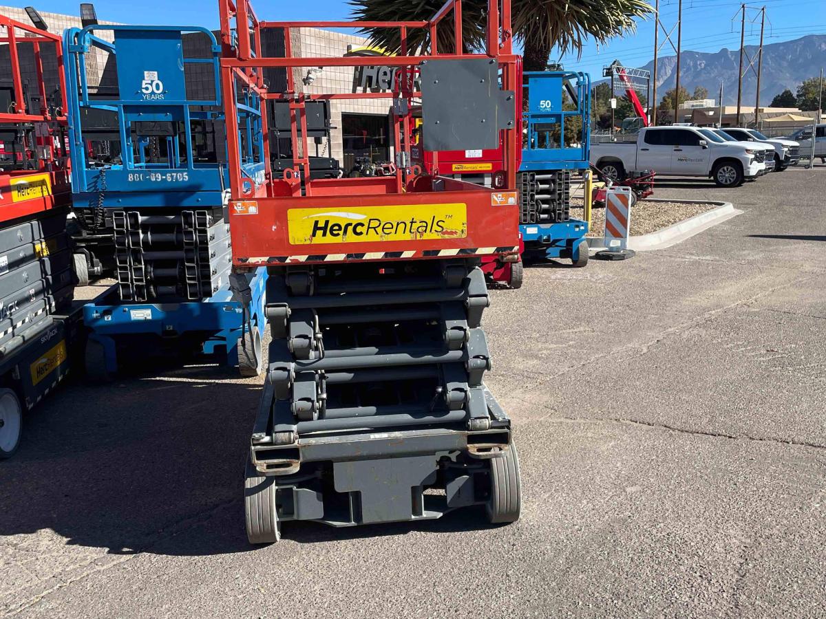 2017 Skyjack SJ4740