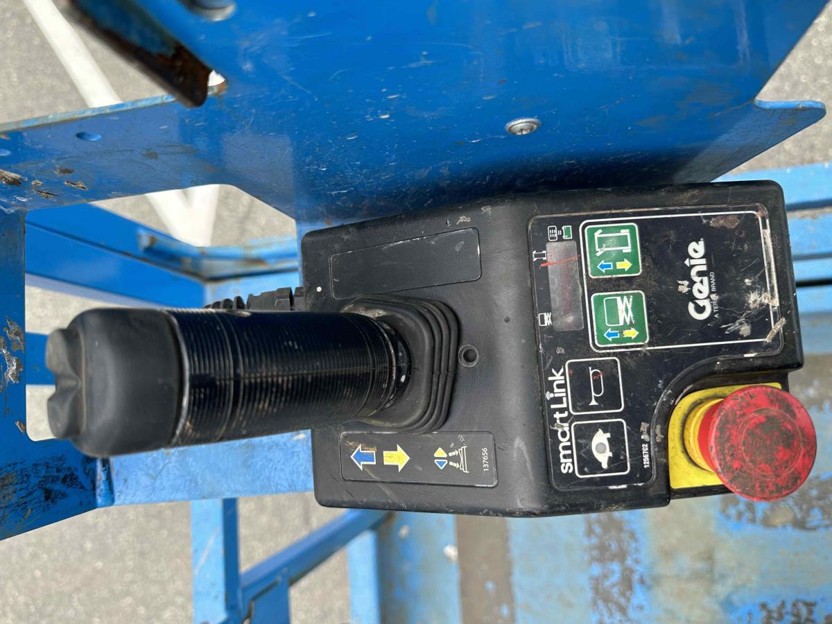 2017 Genie GS-3246