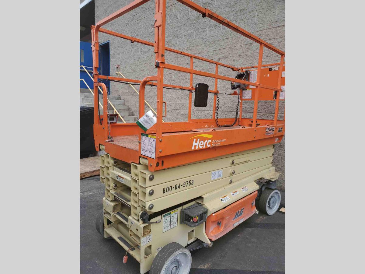 2015 JLG 3246ES-3
