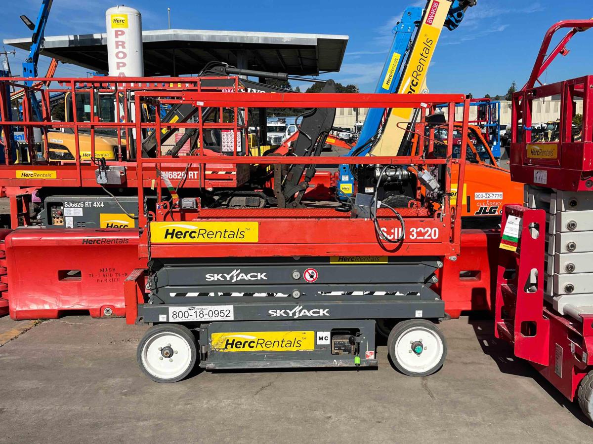 2017 Skyjack SJ-3220