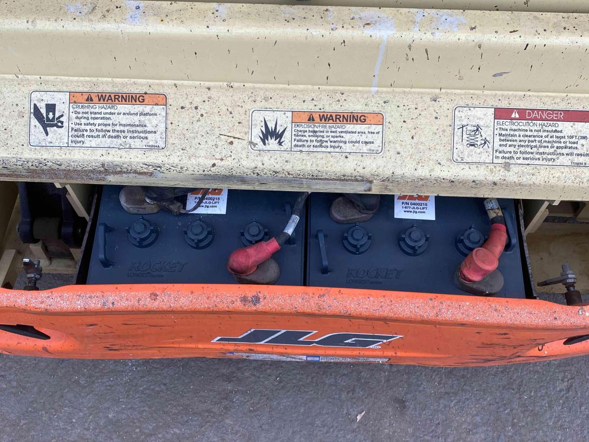 2016 JLG 3246ES