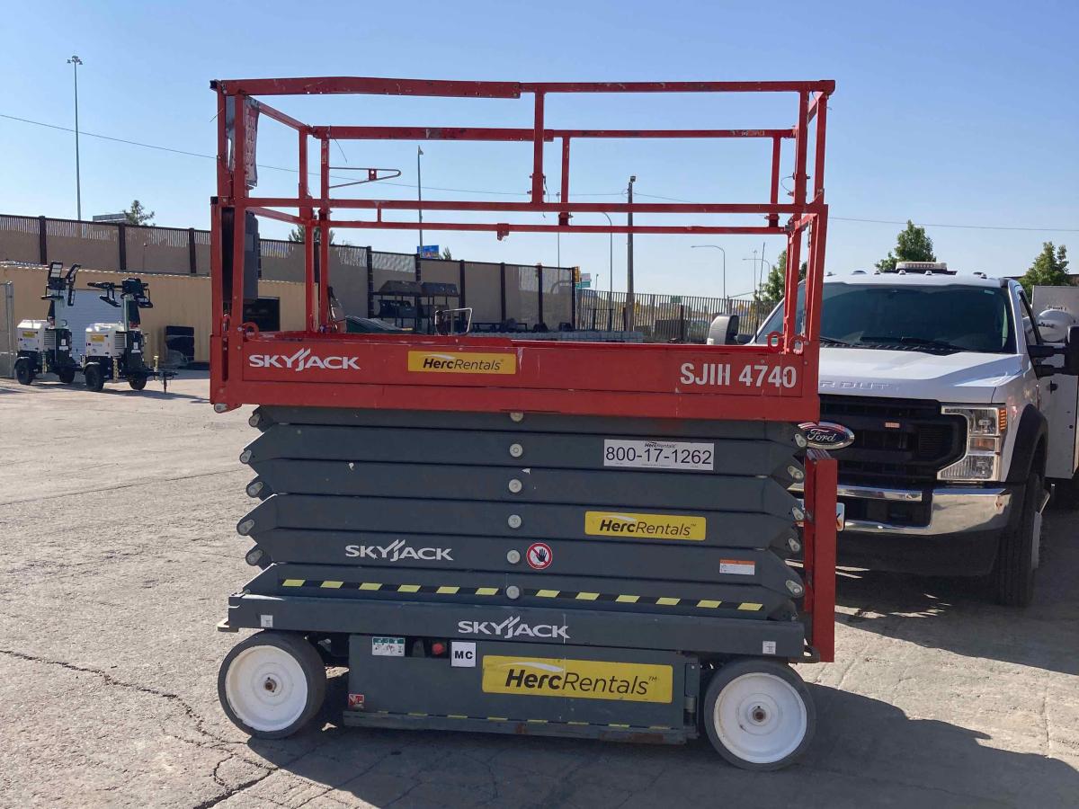 2017 Skyjack SJ4740