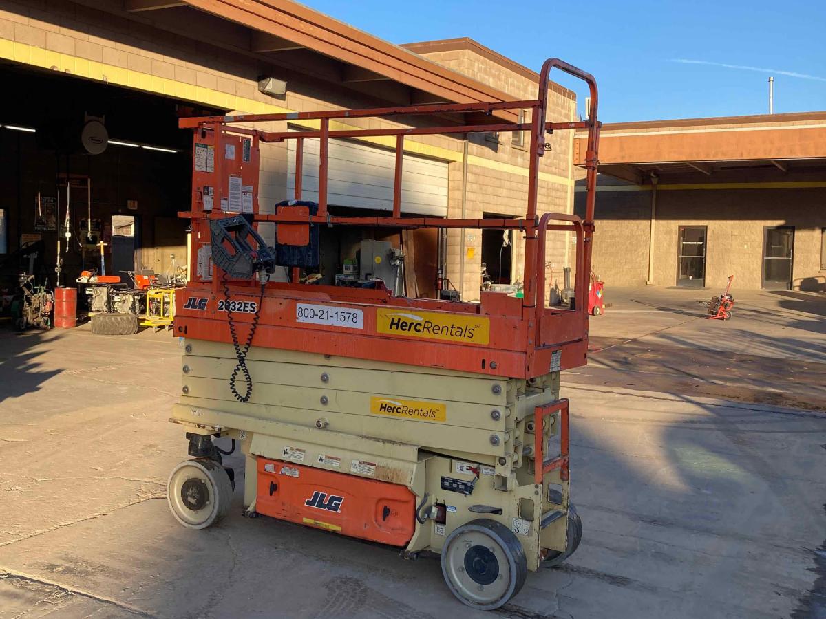 2018 JLG 2632ES-1