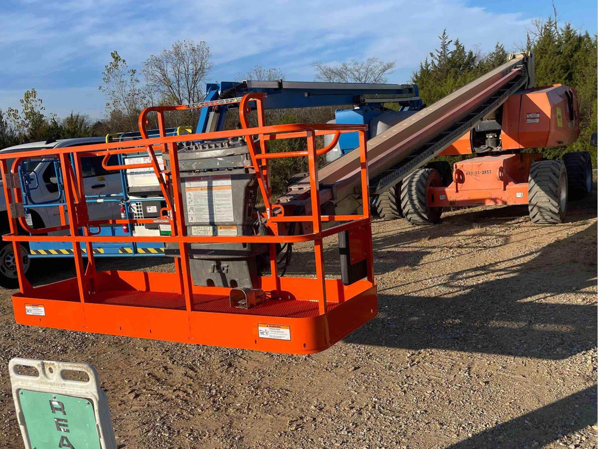 2015 JLG 800S