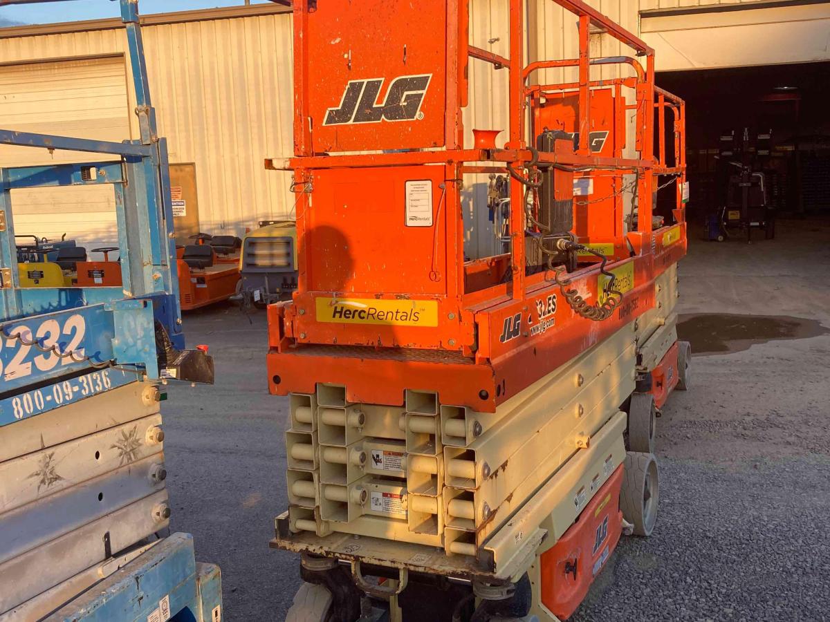 2015 JLG 2632ES
