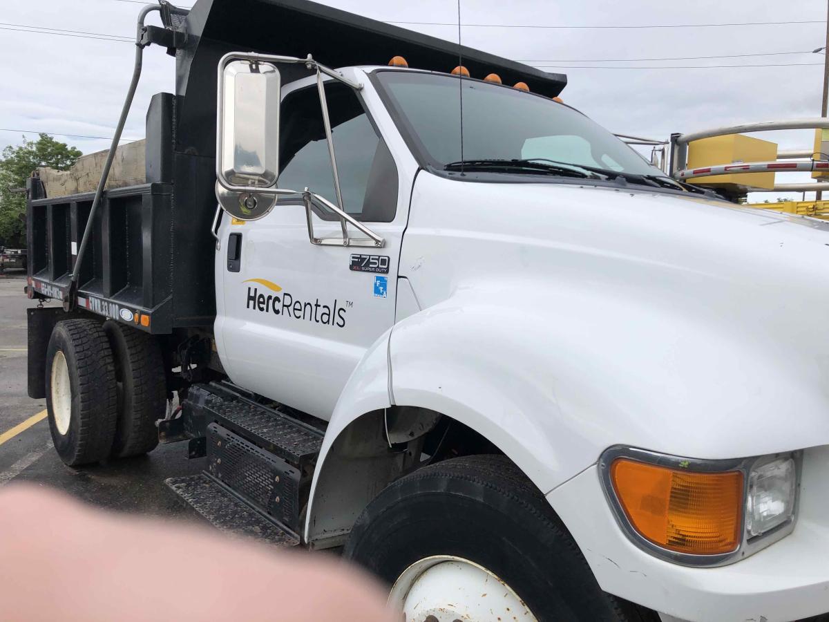 2012 Ford F750-2