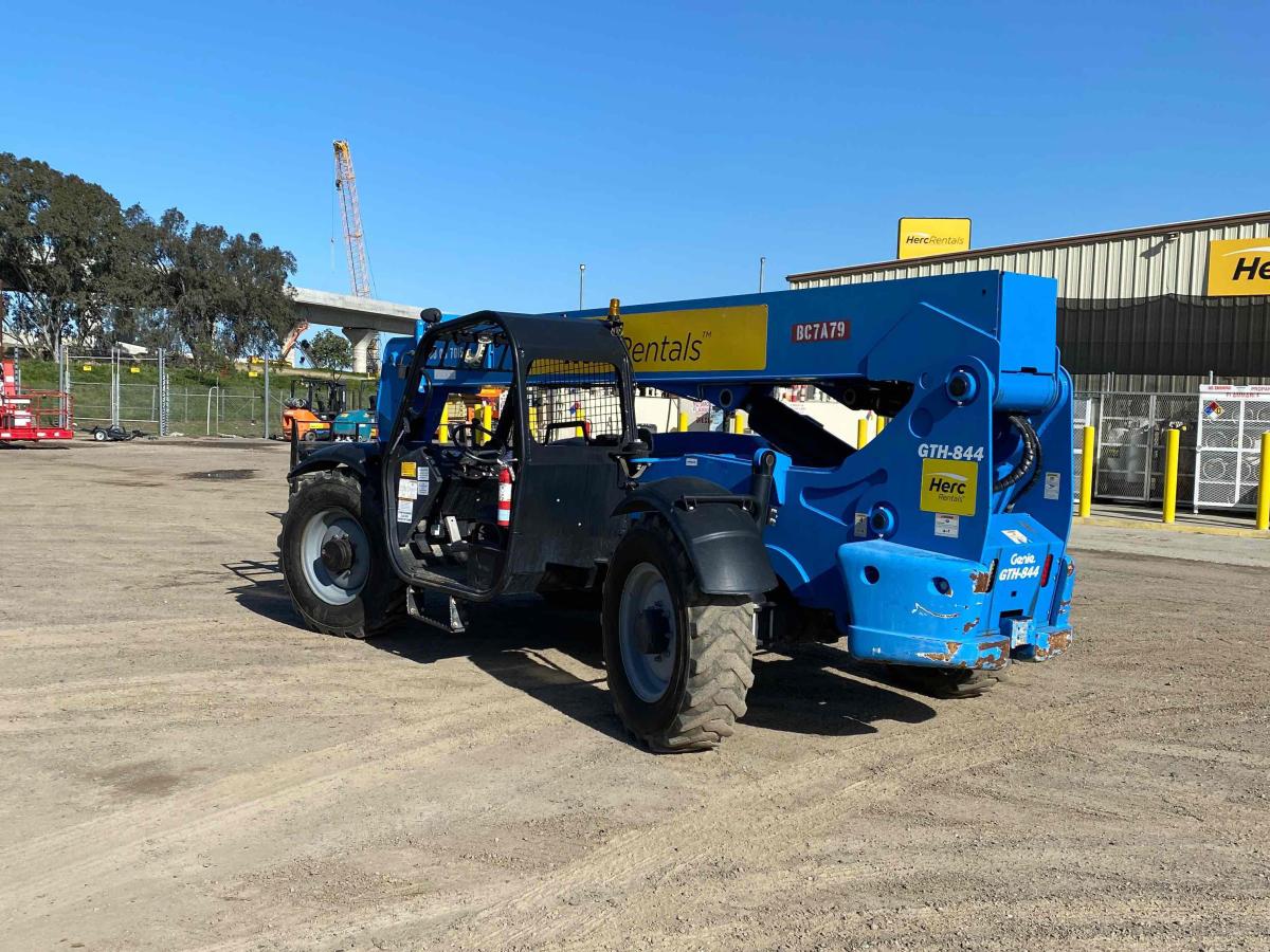 2015 Genie GTH 844